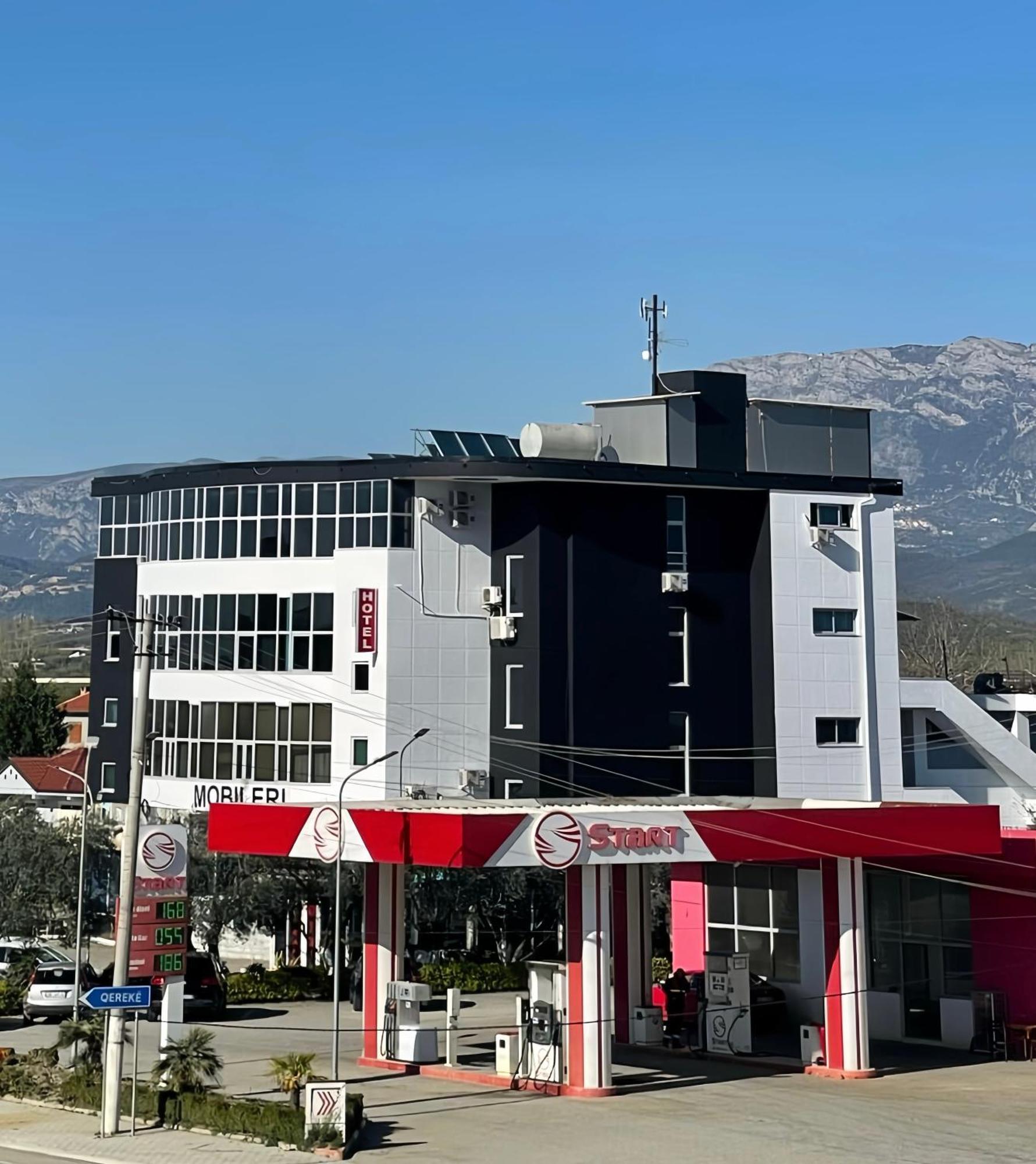 Grand Hotel Gjyshi Qerrexhias Buitenkant foto